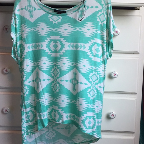 Tee - Picture 1 of 1